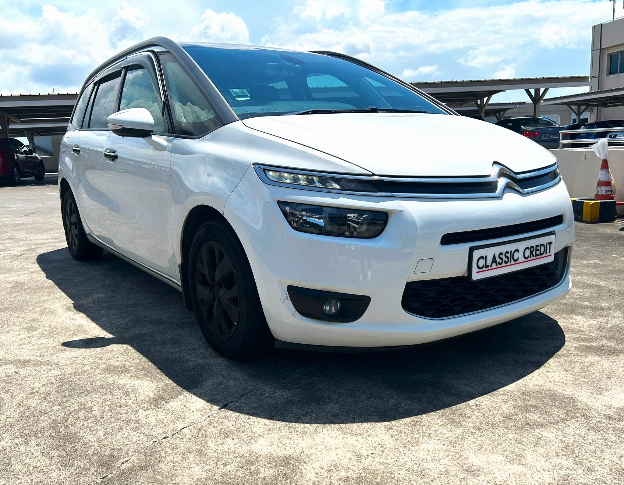 Buy Used Car Singapore | Citroen Grand C4 Picasso Diesel 1.6A BlueHDi Panoramic Roof