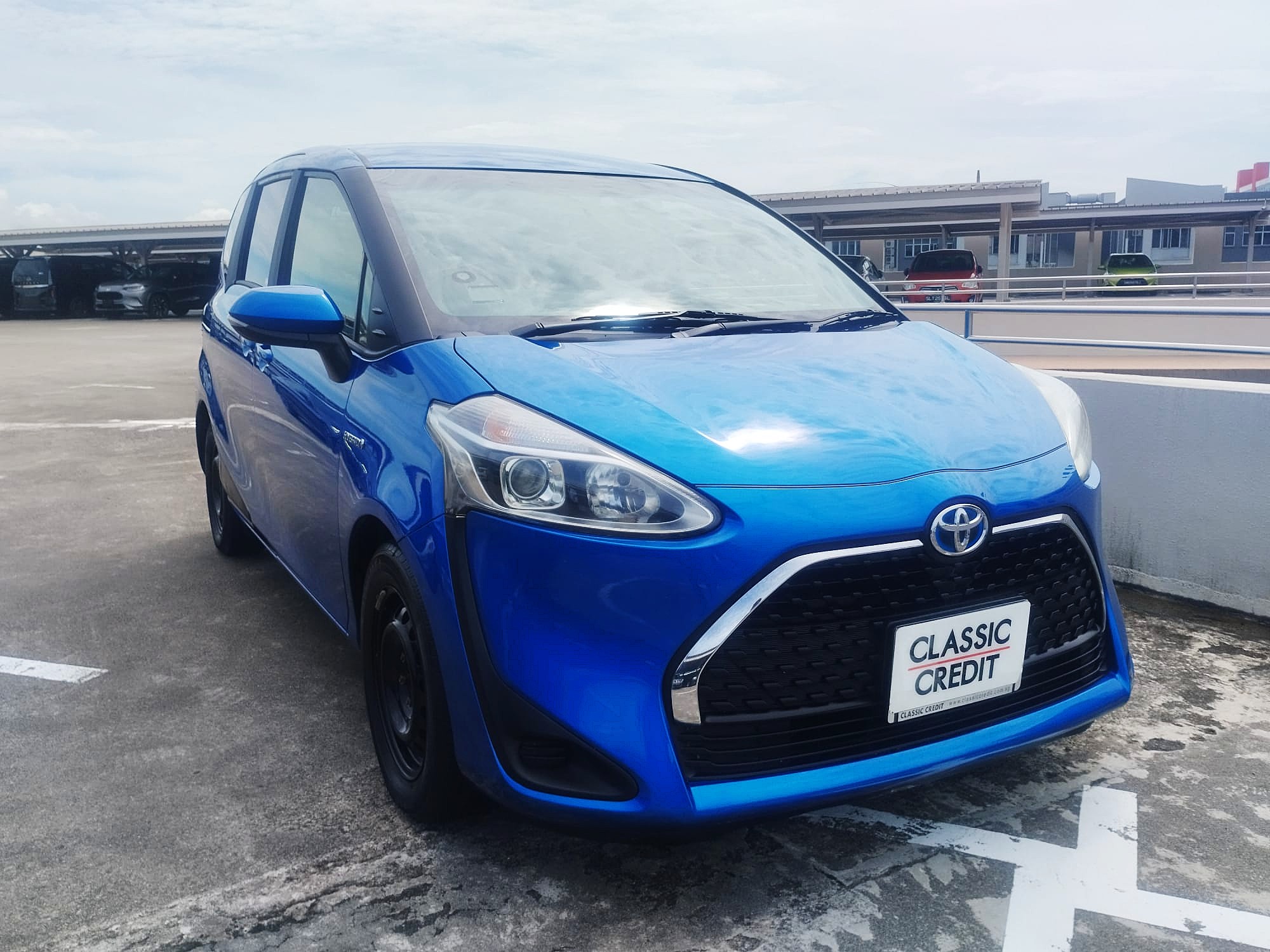 Toyota Sienta Hybrid 1.5A X