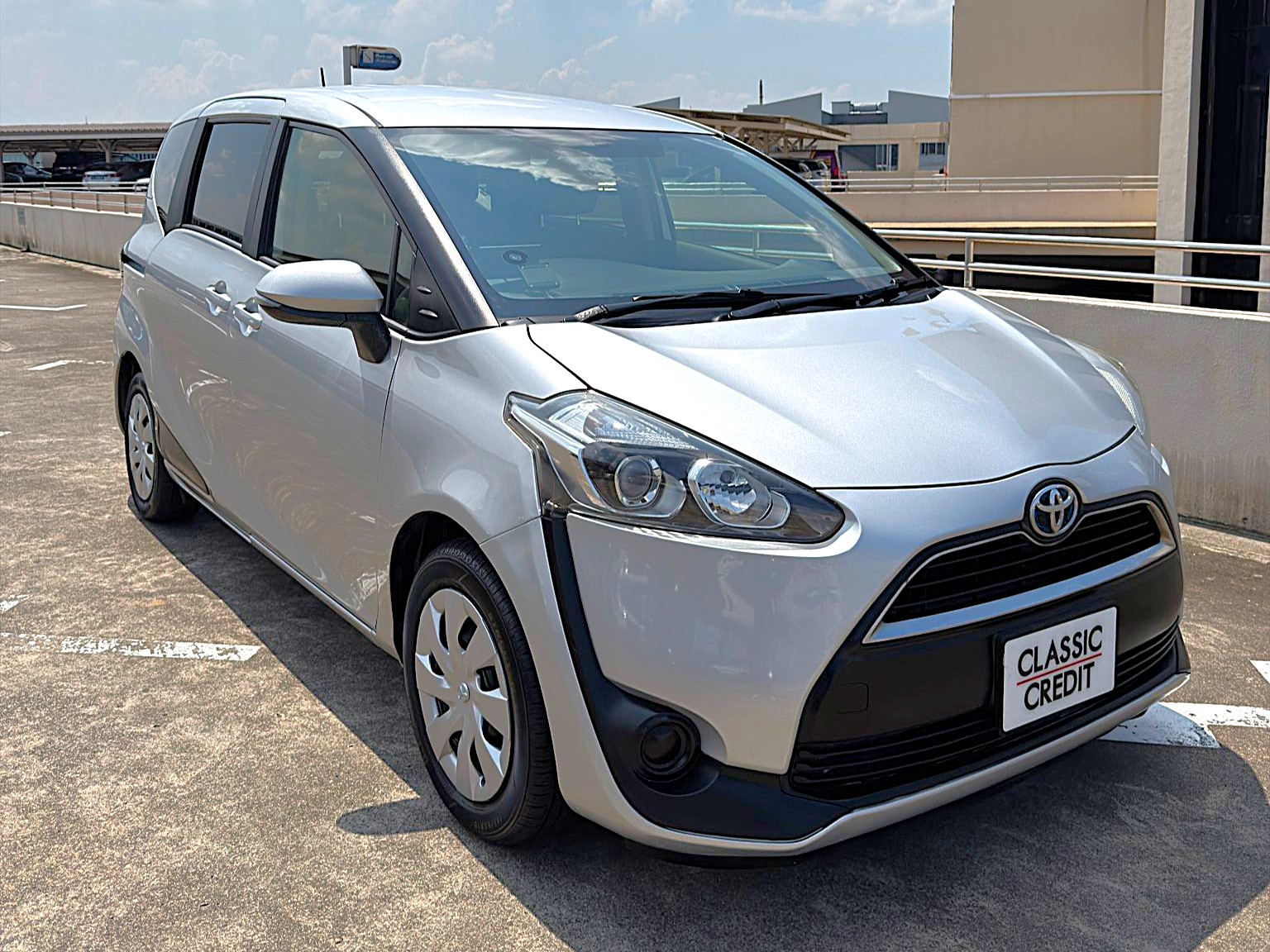 Toyota Sienta Hybrid 1.5A X
