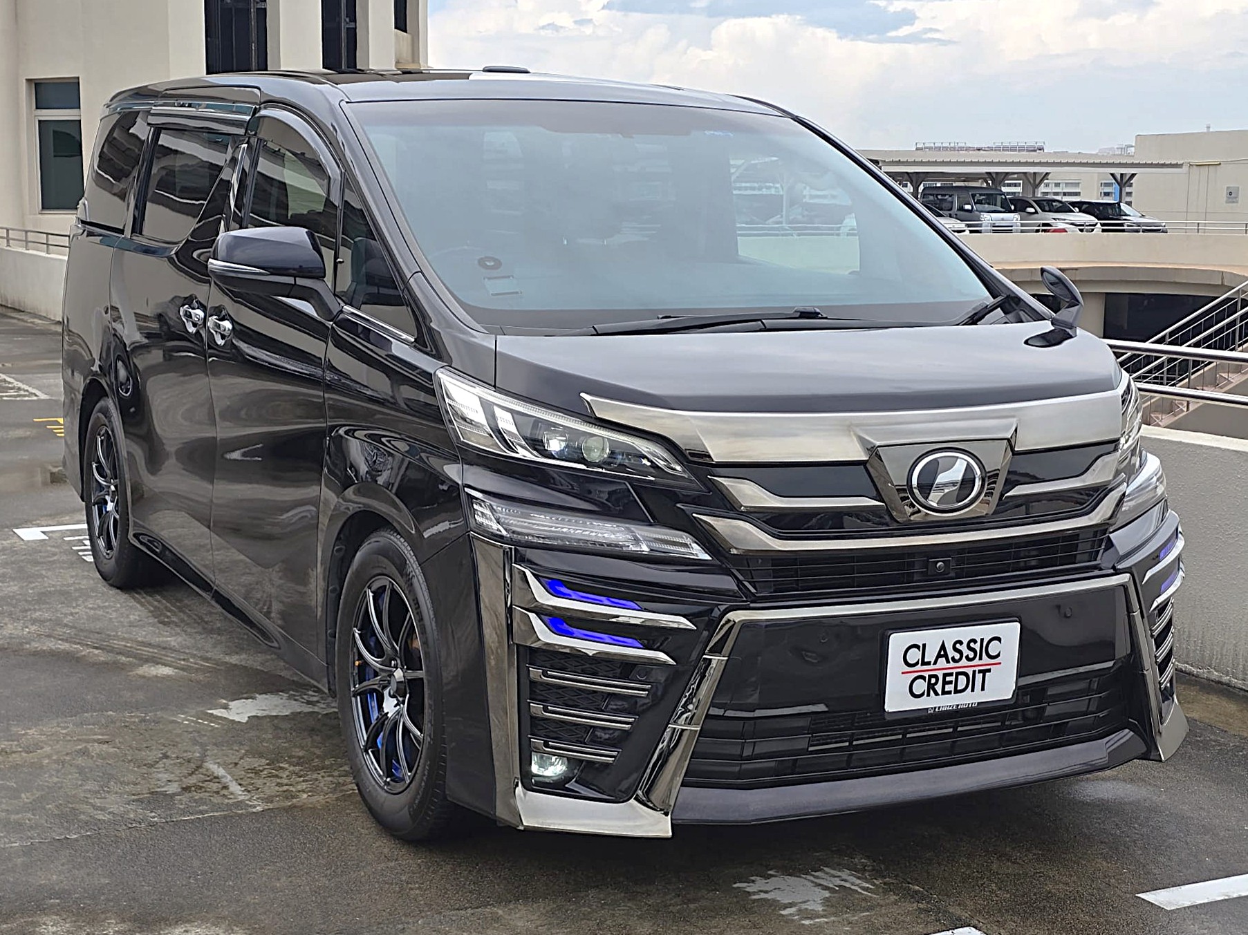 Toyota Vellfire 2.5A Z Moonroof